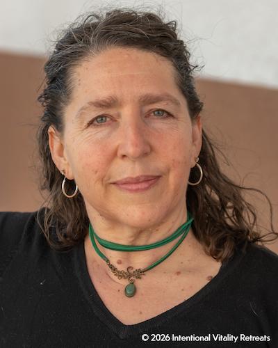 Santa Fe Headshot-tiny Zoa Conner Headshot from Luminous Retreat in Santa Fe